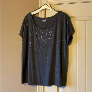 Flattering Top — glitz and glam!